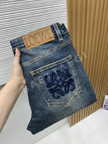 로에베 남성 도시적 슬림핏 바지 205234