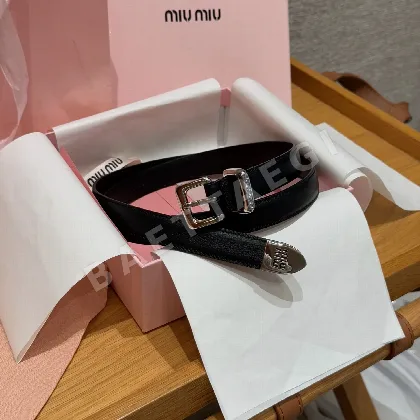 미우미우 각인 로고 송아지가죽 벨트 57808