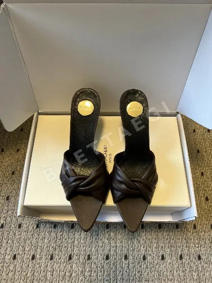 생로랑 스티치 뮬 9577