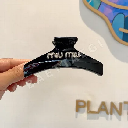 미우미우 라인스톤 헤어클립 183758