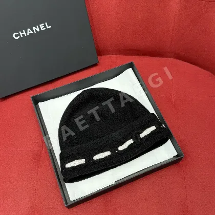 샤넬 크로스 스티치 더블 C 캐시미어 비니 179993