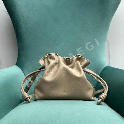 로에베 플라멩코  나파 가죽 드로스트링 가방 77289