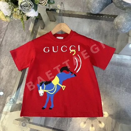 GUCCI* *Qi 2026 早春子供服 新作 半袖 新年プリント 発泡Tシャツ、オリジナル品質、230g ヘビーウェ