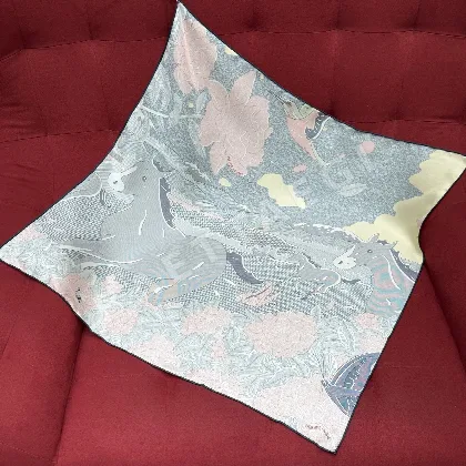 에르메스 실크 스카프 66 x 66 cm 180094