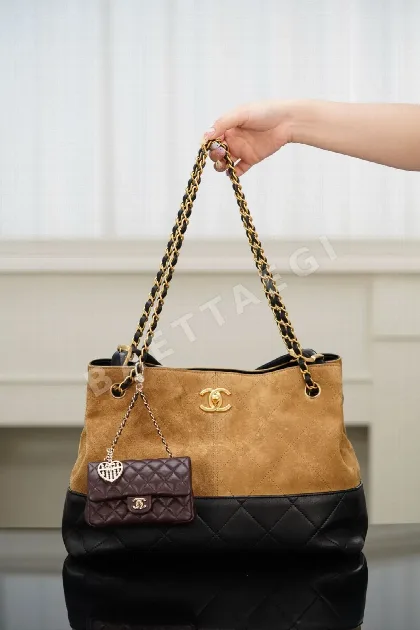 샤넬 스웨이드 스몰 토트백 193719