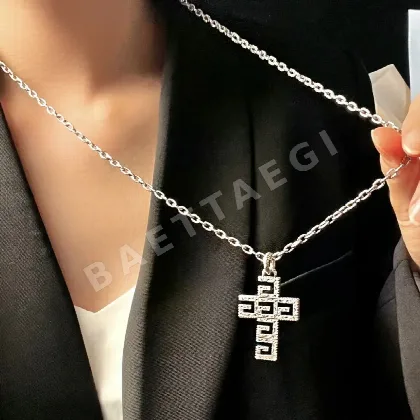구찌 G 큐브 크로스 925 스털링실버 목걸이 55713