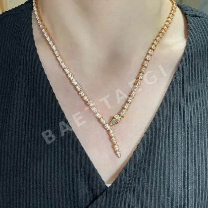 불가리 다이아몬드 뱀 모티브 목걸이 64372