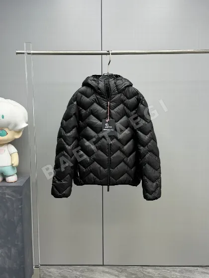 몽클레르 다크웨이브 퀼팅 후드 숏다운 패딩 188570