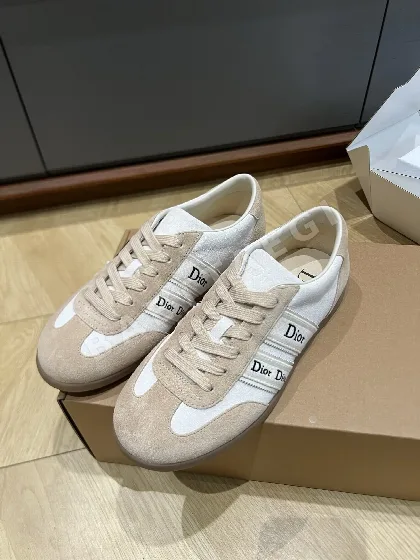디올 저먼 트레이닝 스니커즈 75255