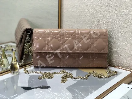 디올 미스 워크 퀼팅 페이턴트 가죽 지갑 22348
