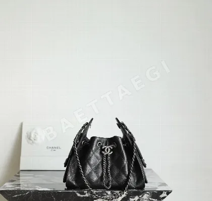 샤넬 구형 패턴 블랙 실버 가방 193507