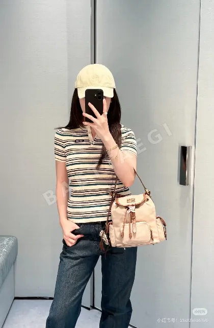 미우미우 슬림핏 캐시미어 반팔 티셔츠