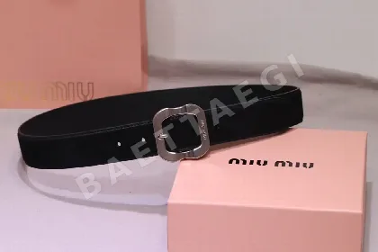 미우미우 금장 로고 스웨이드 벨트 57893