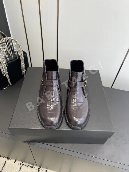 생로랑 브로그 로퍼 앵클 부츠 9410