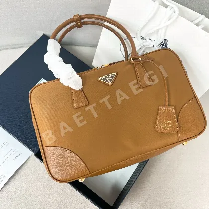 프라다 리에디션 더블 핸들 나일론 호보백 1BB114