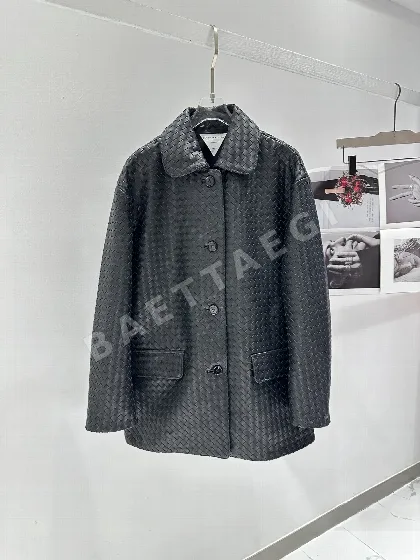 보테가베네타 꼬임 가죽 여성 자켓 194775