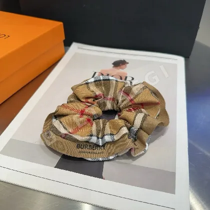 버버리 클래식 체크 헤어 타이 184906