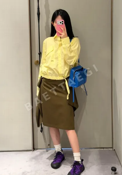 로에베 오리브 그린 이레귤러 미디 스커트 97760