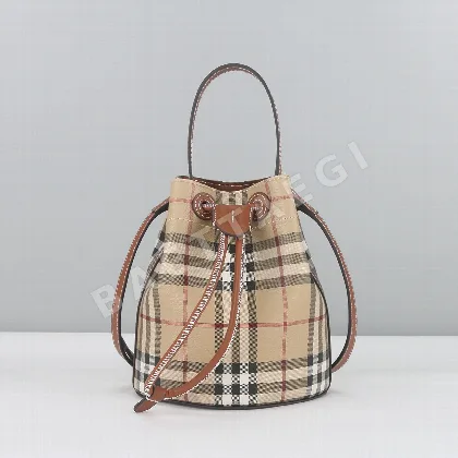 버버리 친환경 버킷백 40365
