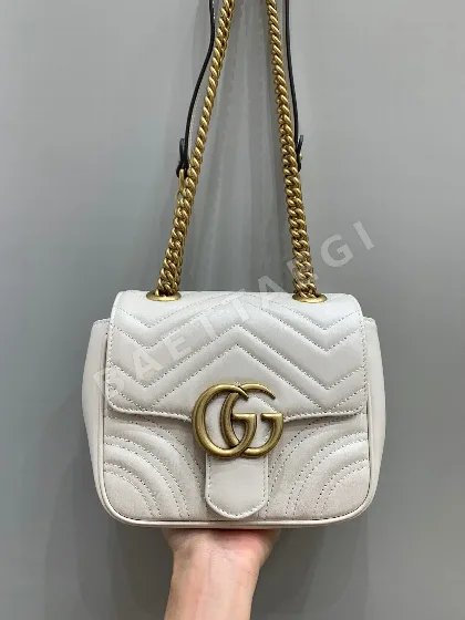 구찌 흰색 가죽 미니 사각 가방 18CM739682