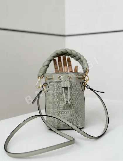 펜디 더블 F 로고 미니 버킷백 038 D038 D