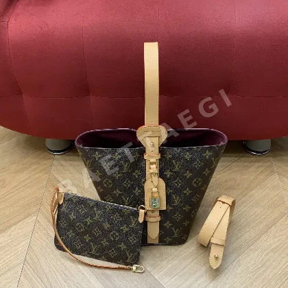 루이비통 팬퍼스 버킷 미디엄 가방 M29628
