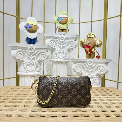 루이비통 모노그램 캔버스 Pochette Accessoires 가방 M82766