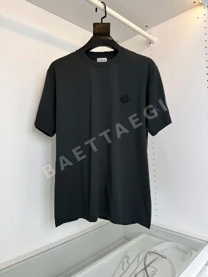 몽클레르 남성 로고 크루넥 반팔 티셔츠 48733