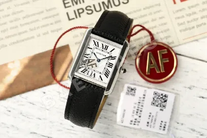 까르띠에 탱크 스퀘어 가죽 시계