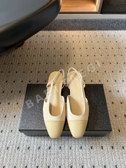 샤넬 힐 컬러블록 백스트랩 160859