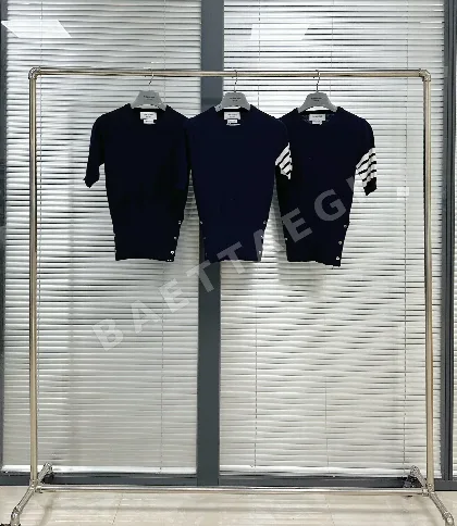 톰브라운 4바 스트라이프 캐시미어 울 슬림핏 반팔 티셔츠 46609