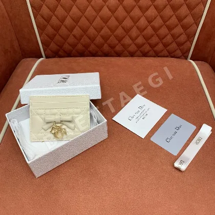 디올 리본 메탈 잠금 램스킨 카드 지갑 188477