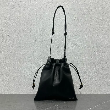 셀린느 드로스트링 램스킨 숄더백