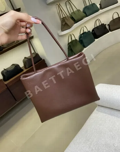 더로우 세실리 램스킨 스퀘어 토트백 128783