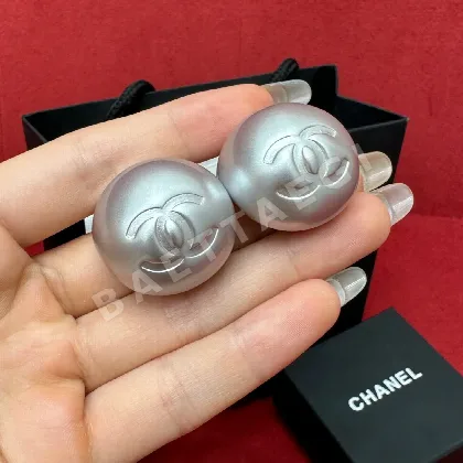 샤넬 진주 더블 C 스터드 귀걸이 179610