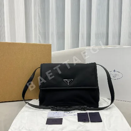 프라다 나일론 삼각로고 메신저백 136686