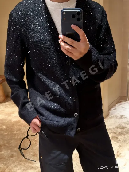 루이비통 스파클링 블랙 니트 V넥 가디건 155918