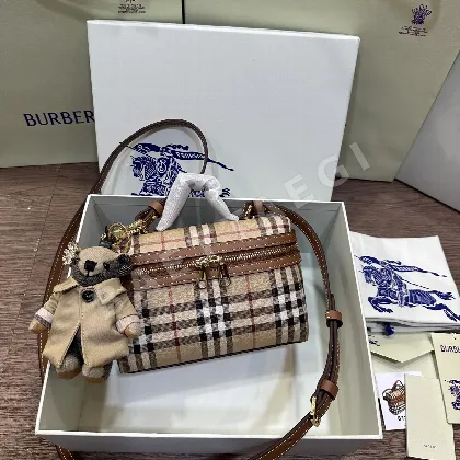 버버리 체크 패턴 미니 베니티 백 40357