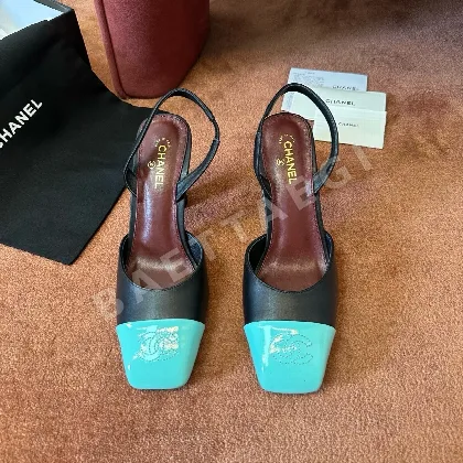 샤넬 플랫 가죽 더블 C 로고 188063