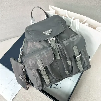 프라다 나일론 백팩 1BZ811