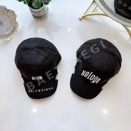 발렌시아가 워시드 가죽 트리밍 캡 78019