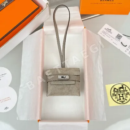 에르메스 스웨이드 켈리 이어폰 키링 124327