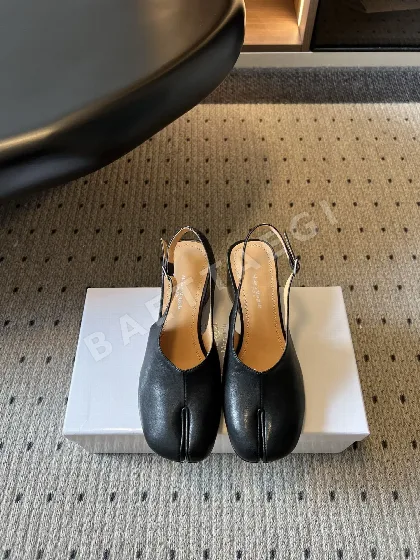 마르지엘라 스플릿토 웨지 샌들 148017