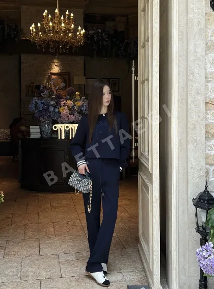 디올 패턴 배지 자수 여성 풀오버 탑 팬츠 세트 163769