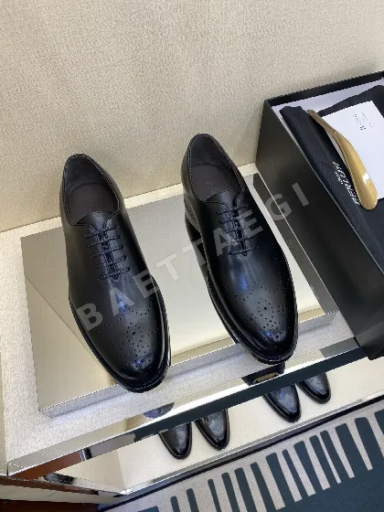 벨루티 로퍼 가죽 브로그 디테일 170082