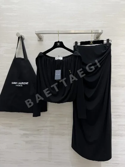 생로랑 여성 루즈핏 반팔 티셔츠 103454