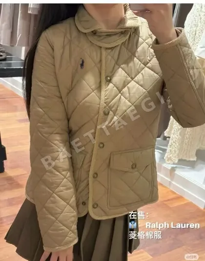 버버리 다이아몬드 장식 포니 자수 여성 자켓 202633