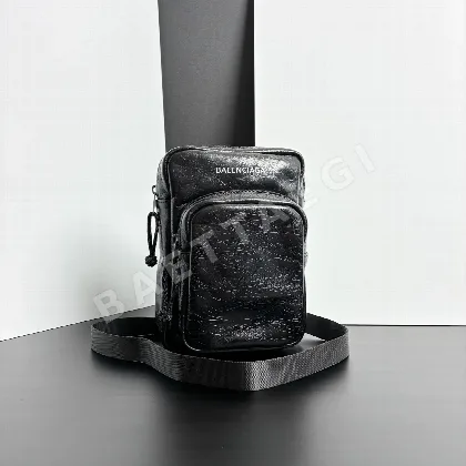 발렌시아가 베르 파리 익스플로러 카프스킨 크로스보디 가방 186544