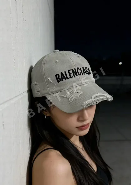 발렌시아가 워시드 코튼 베이스볼 캡 179694