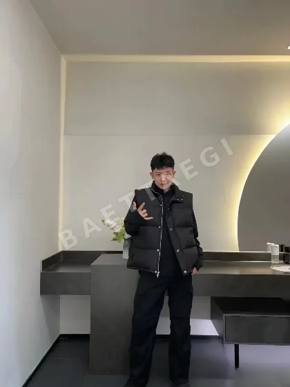 크롬하츠 올로고 블랙 다운베스트 남성 조끼 163494